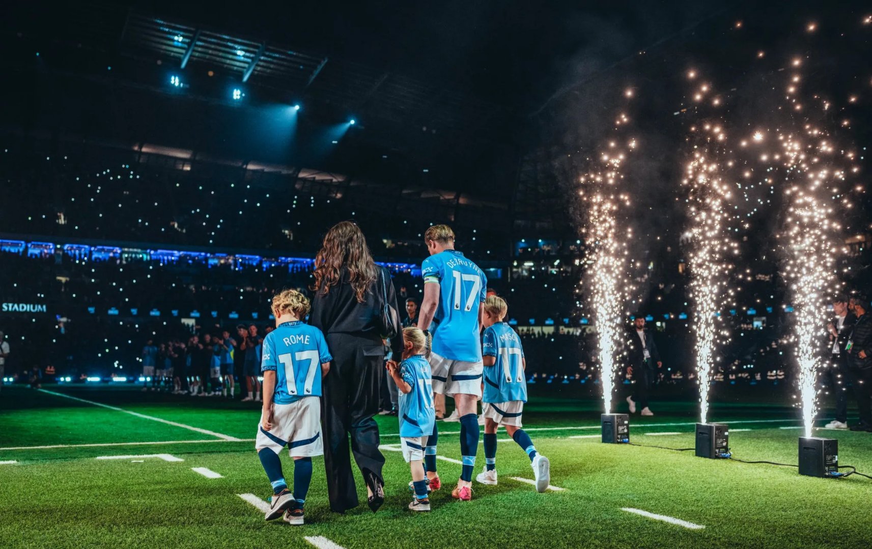 九游下载安装-德布劳内在篮网比赛中领先优势明显，刷新纪录引发热议！观众掌声雷动(篮网布鲁斯布朗)