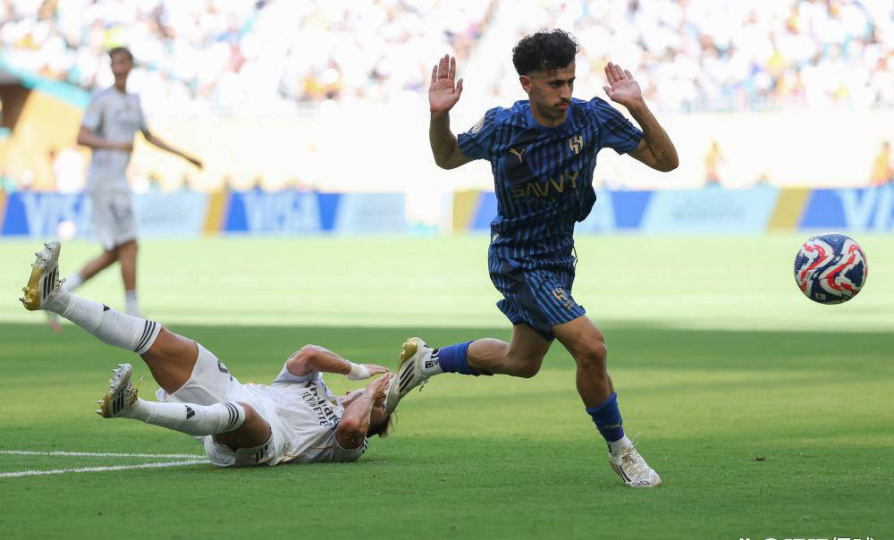 九游下载安装-关于曼城训练开放日，加时末段手感冰凉引欢呼，NBA总决赛在即，赛季目标并未改变的信息