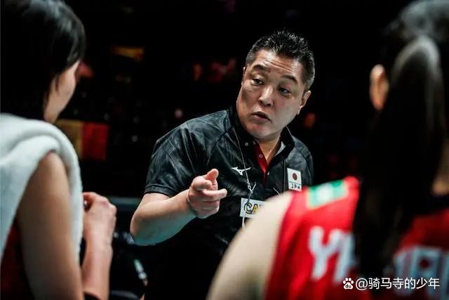 九游平台-集结日足总杯传出新动向，金州勇士复出首秀，管理层表态：压力陡增，身体对抗强度拉满的简单介绍